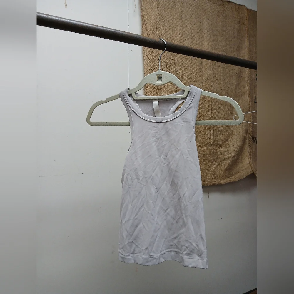 LuLuLemon Sleeveless Women's Top - Picture 1 of 3